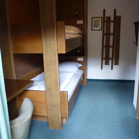 Garni Pineta Hotell San Martino in Badia Rum bild