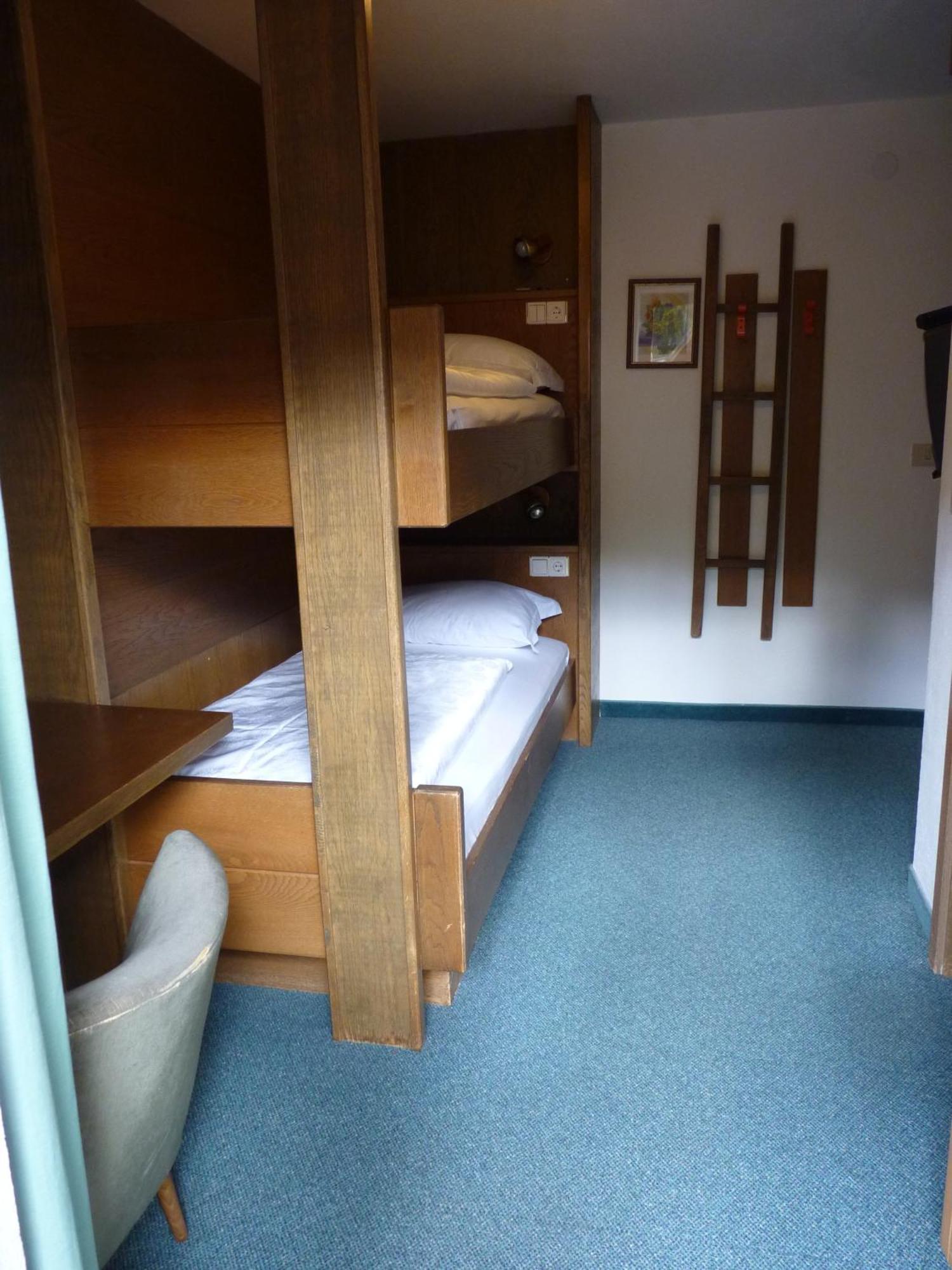 Garni Pineta Hotell San Martino in Badia Rum bild