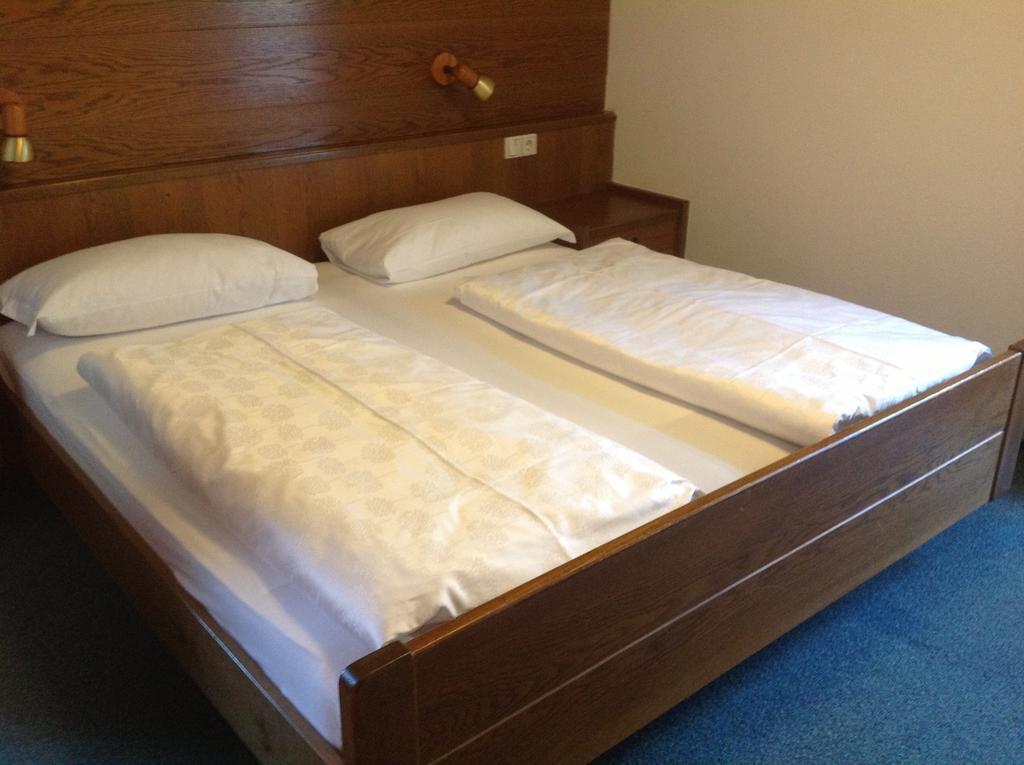 Garni Pineta Hotell San Martino in Badia Rum bild