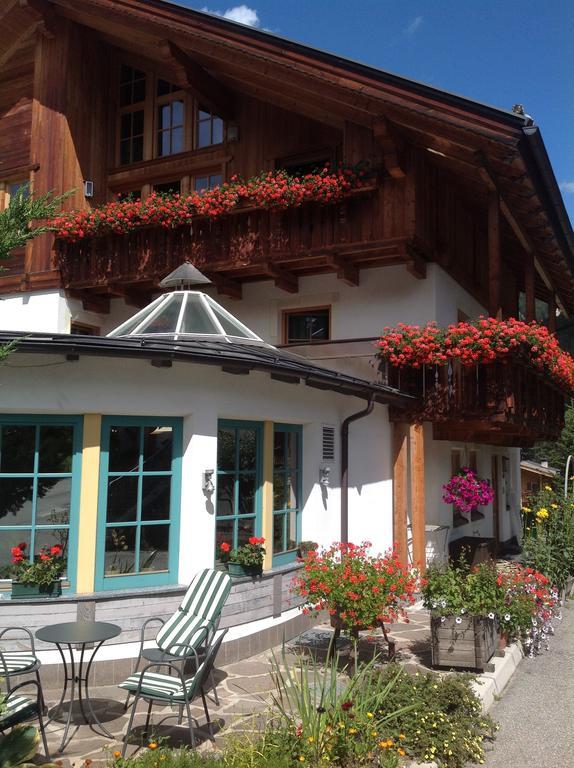 Garni Pineta Hotell San Martino in Badia Exteriör bild