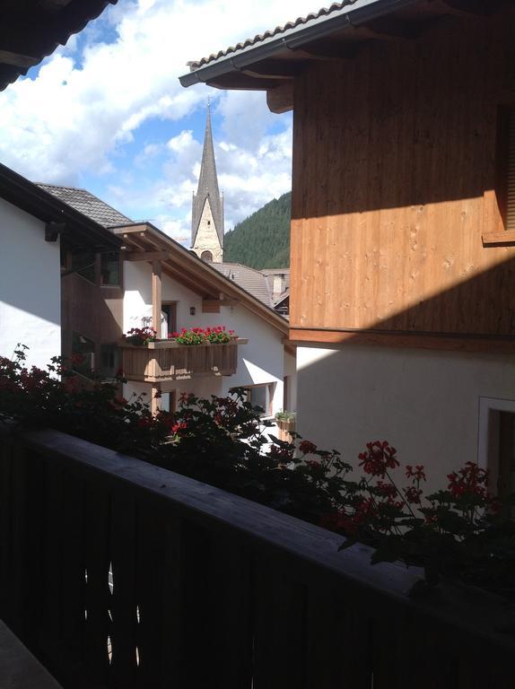 Garni Pineta Hotell San Martino in Badia Rum bild