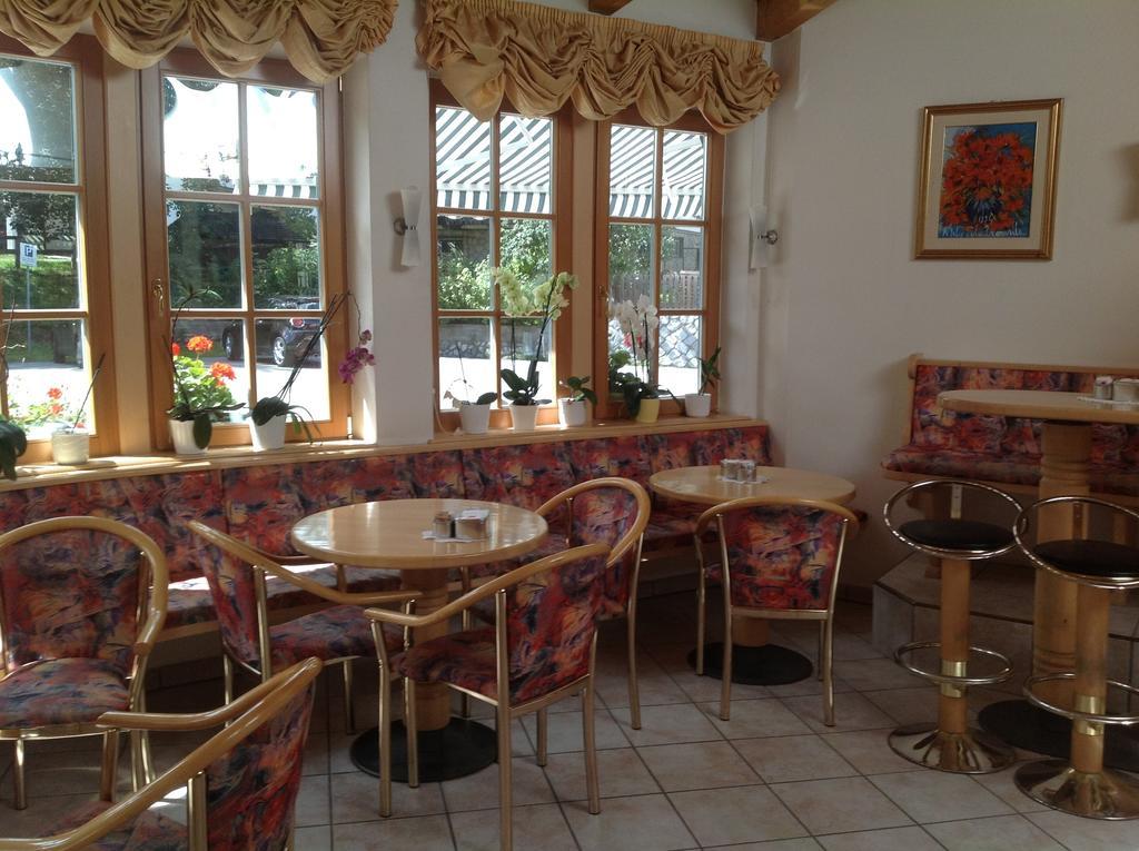 Garni Pineta Hotell San Martino in Badia Exteriör bild