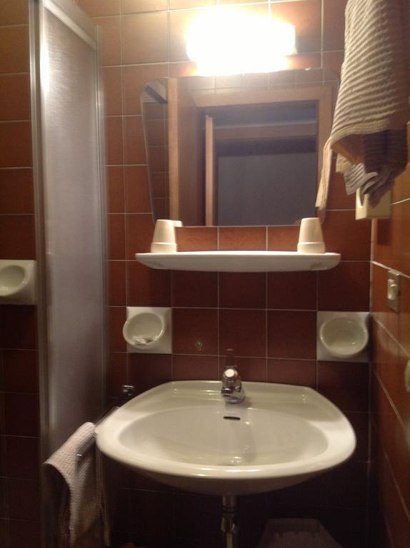 Garni Pineta Hotell San Martino in Badia Rum bild