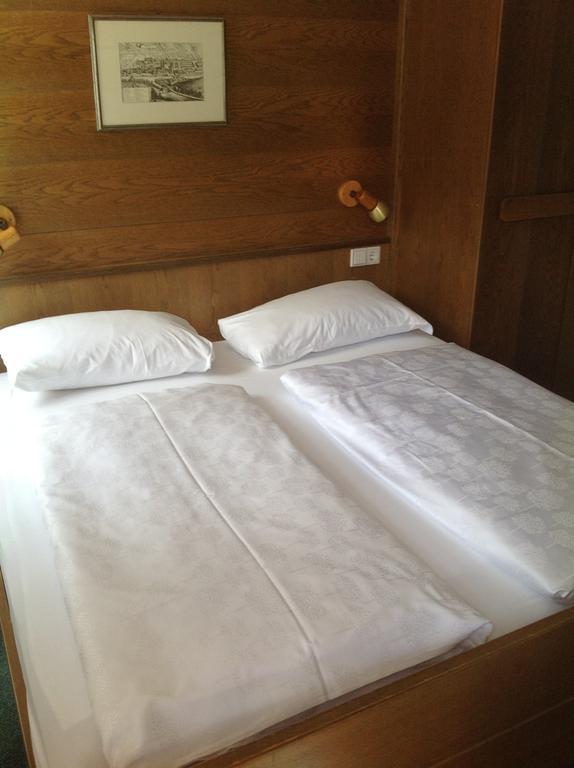 Garni Pineta Hotell San Martino in Badia Rum bild