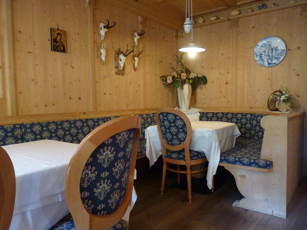Garni Pineta Hotell San Martino in Badia Exteriör bild